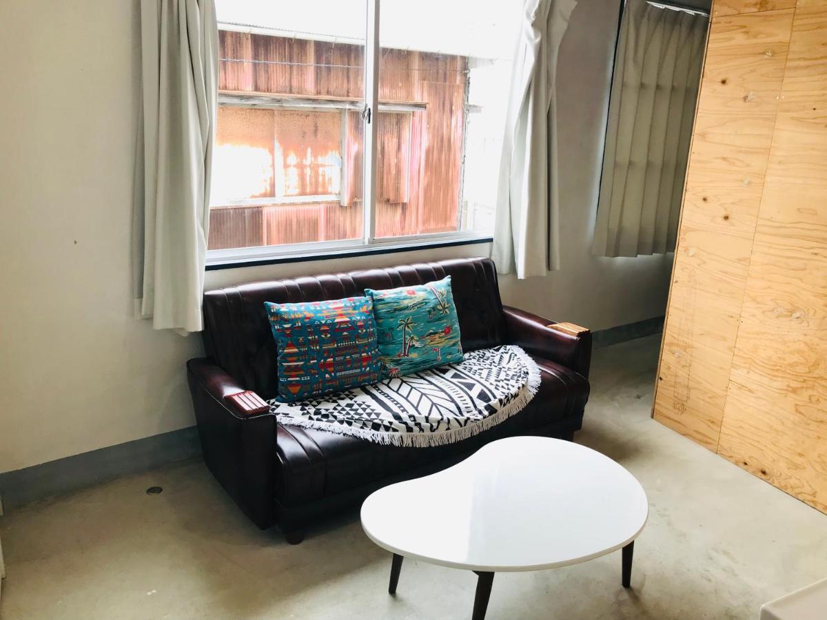 Meedafu'S Yui Hostel And Coffee Yoron Esterno foto